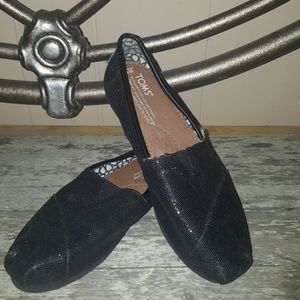 🎃New womens Black Toms size 6